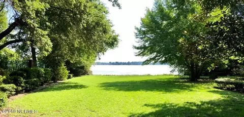 528 E Front St, New Bern, NC 28560 photo 3