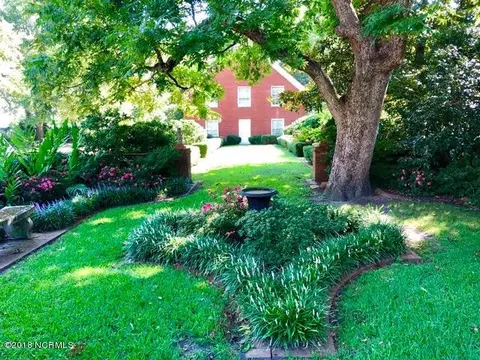528 E Front St, New Bern, NC 28560 photo 4