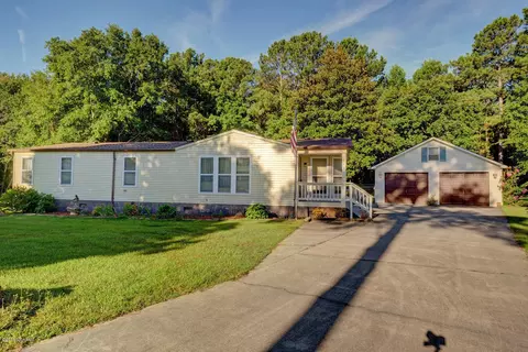 817 Mast Ct, Hampstead, NC 28443 photo 2
