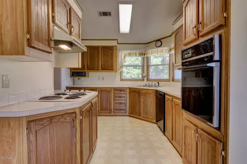 817 Mast Ct, Hampstead, NC 28443 photo 12