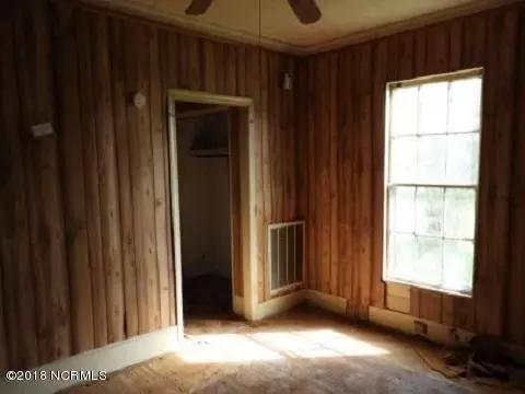209 E Main St, Hamilton, NC 27840 photo 4