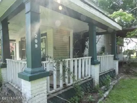 209 E Main St, Hamilton, NC 27840 photo 9