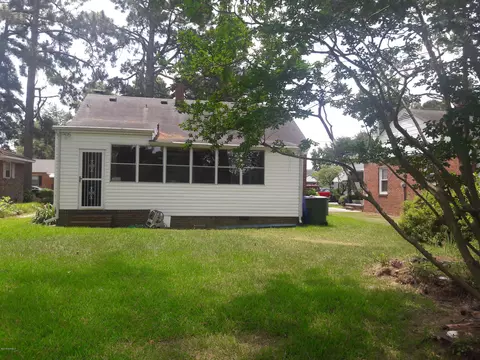 1015 Faison St E, Wilson, NC 27893 photo 2