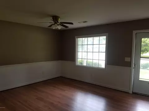 757 Prosperity Dr, Wallace, NC 28466 photo 2