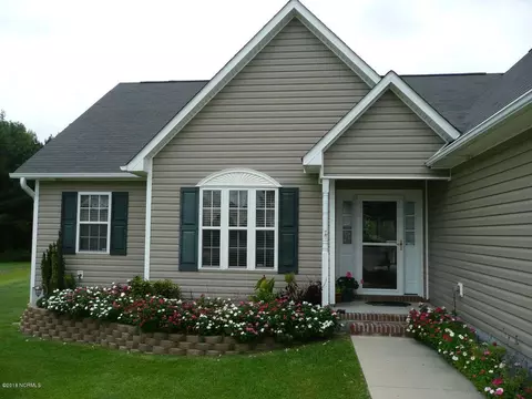 103 Appleton Ln, Richlands, NC 28574 photo 3