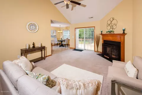 103 Appleton Ln, Richlands, NC 28574 photo 7