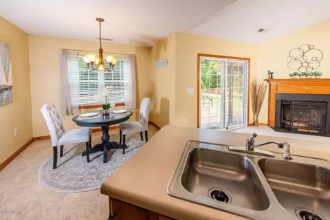 103 Appleton Ln, Richlands, NC 28574 photo 11