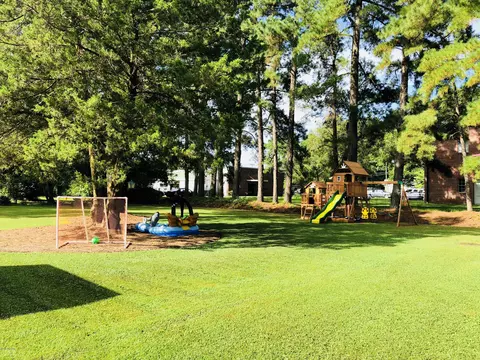 314 E Carr St, Wallace, NC 28466 photo 2