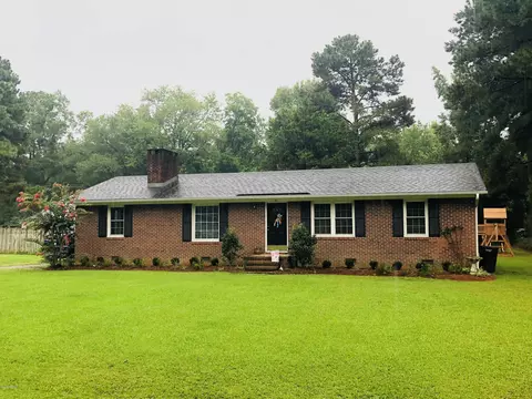 314 E Carr St, Wallace, NC 28466 photo 1