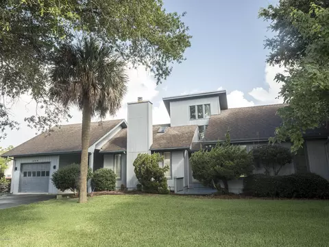 206 Sandfiddler E, Emerald Isle, NC 28594 photo 1