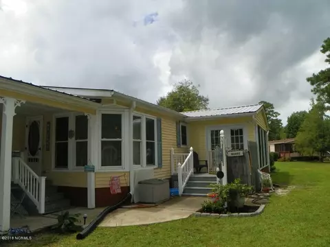 303 Rudder Ct, Hampstead, NC 28443 photo 4