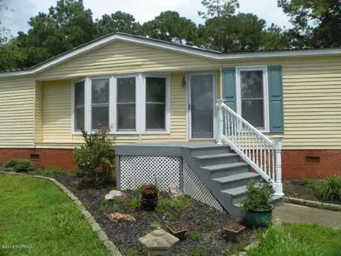 303 Rudder Ct, Hampstead, NC 28443 photo 3