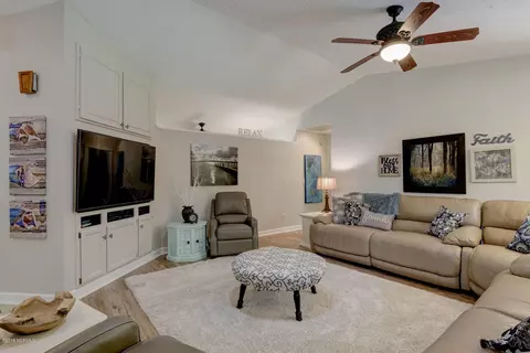 108 Eagle Ln, Hampstead, NC 28443 photo 9