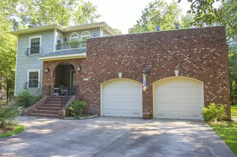 105 Riverview Dr, Washington, NC 27889 photo 2