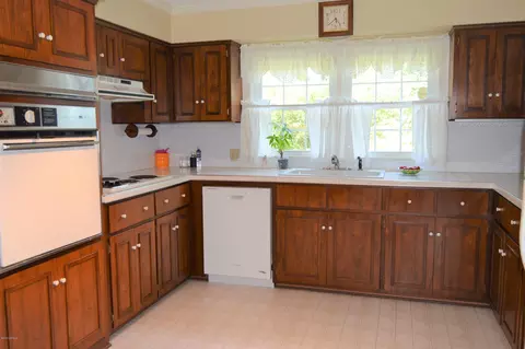 161 Friendly Dr, Wallace, NC 28466 photo 6