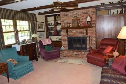 161 Friendly Dr, Wallace, NC 28466 photo 2
