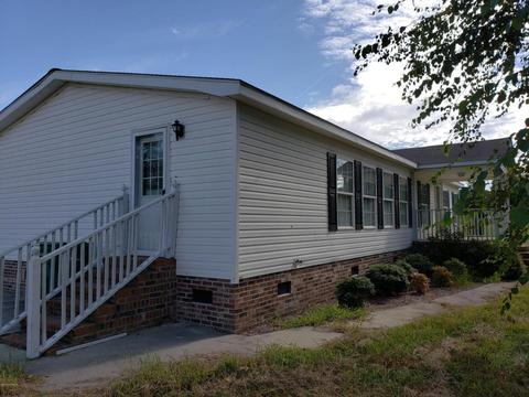 103 E Blanche St, Chadbourn, NC 28431 photo 2