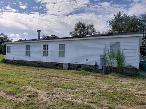 103 E Blanche St, Chadbourn, NC 28431 photo 3
