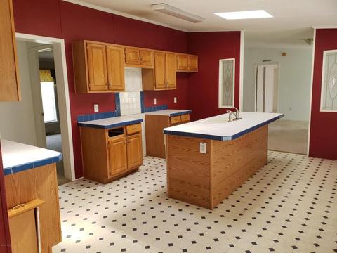 103 E Blanche St, Chadbourn, NC 28431 photo 4