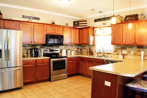 202 Silver Ct, Richlands, NC 28574 photo 11