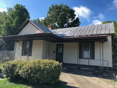 706 Academy St E, Wilson, NC 27893 photo 1