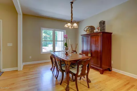 103 W High Bluff Dr, Hampstead, NC 28443 photo 4