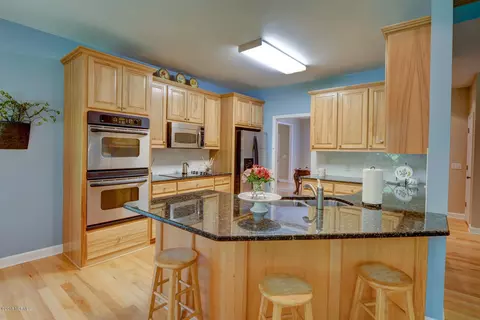 103 W High Bluff Dr, Hampstead, NC 28443 photo 9