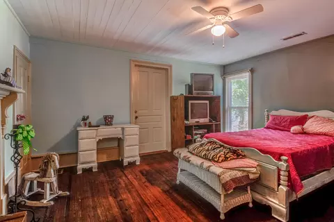 204 W Main St, Pine Level, NC 27568 photo 14