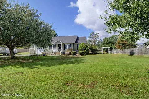 107 Friendly Ln, Hampstead, NC 28443 photo 1