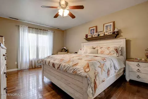 107 Friendly Ln, Hampstead, NC 28443 photo 17