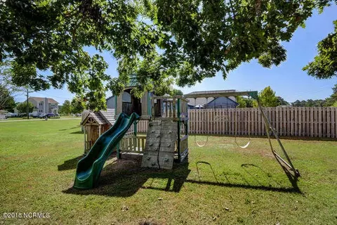 107 Friendly Ln, Hampstead, NC 28443 photo 33