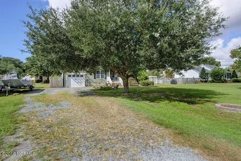107 Friendly Ln, Hampstead, NC 28443 photo 2