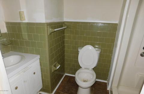 614 E Philips St, Tarboro, NC 27886 photo 5