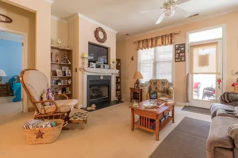 134 Azalea Dr, Hampstead, NC 28443 photo 2