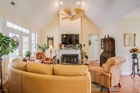 105 Long Leaf Dr, Hampstead, NC 28443 photo 6