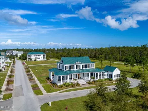 290 E Harborside Rd, Oriental, NC 28571 photo 4