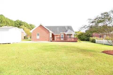 103 Pinecrest Ct, Washington, NC 27889 photo 2