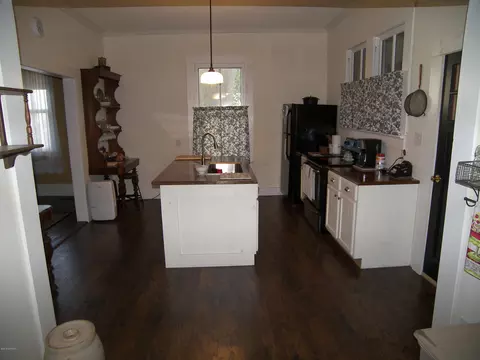 404 E Nash St, Spring Hope, NC 27882 photo 8