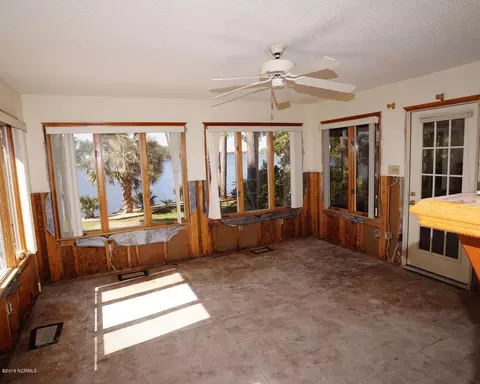 1906 Harbourside Dr, New Bern, NC 28560 photo 11