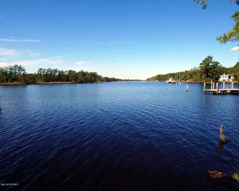1906 Harbourside Dr, New Bern, NC 28560 photo 34