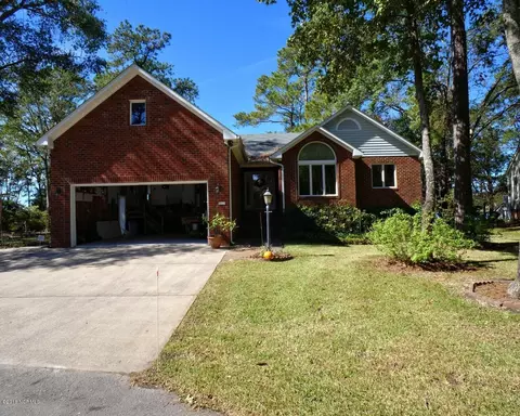 1906 Harbourside Dr, New Bern, NC 28560 photo 1