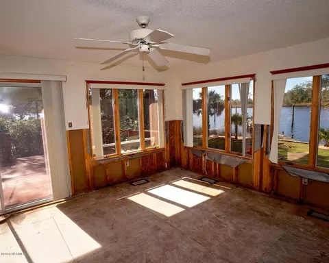 1906 Harbourside Dr, New Bern, NC 28560 photo 12