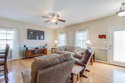 255 E Ivybridge Dr, Hubert, NC 28539 photo 4