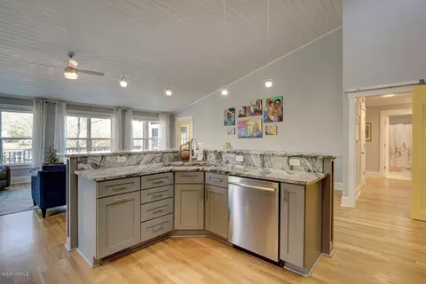 111 Mallard Dr, Hampstead, NC 28443 photo 9