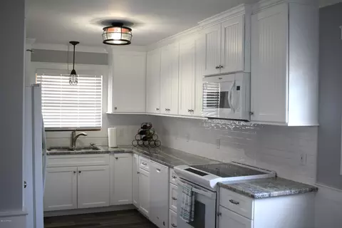 433 37th St, Sunset Beach, NC 28468 photo 4