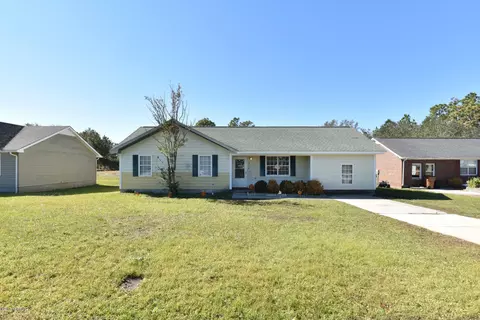 214 S Ginger Dr, Hubert, NC 28539 photo 1