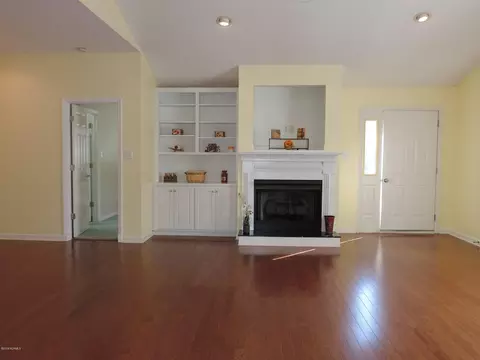 409 Taberna Cir, New Bern, NC 28562 photo 5