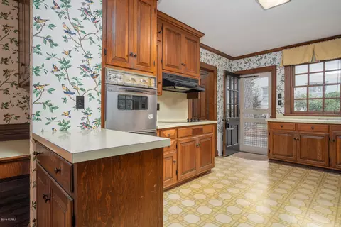 712 Trinity Dr W, Wilson, NC 27893 photo 9