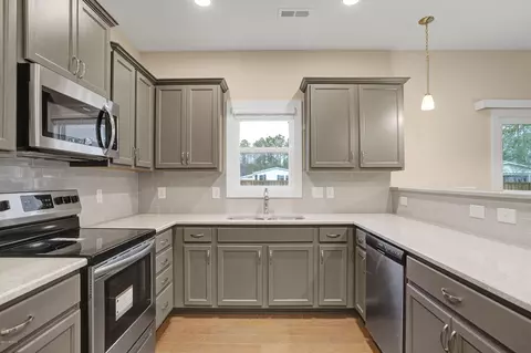 60 Peoples Ct, Hampstead, NC 28443 photo 9