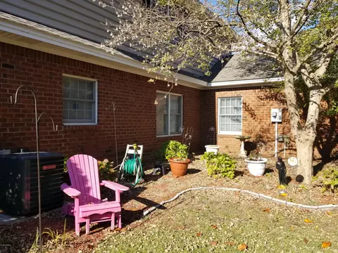 103 Willows Ct, Washington, NC 27889 photo 2